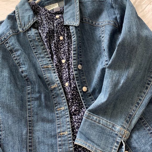 Medium Wash Dress Barn Denim Jacket Sz 2x - Picture 2 of 16